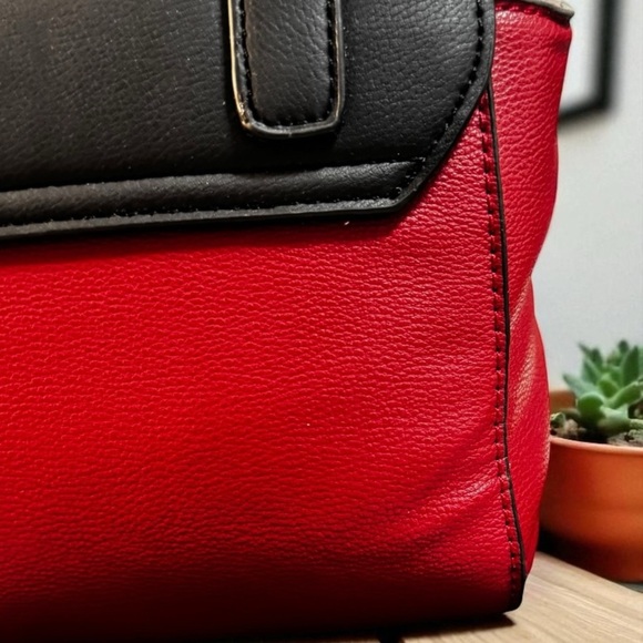 Di Vita Collection Red & Gray Structured Shoulder Bag Purse NWT Faux Leather - Picture 13 of 13